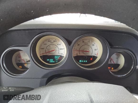 ✅ 2012 Dodge Challenger SXT • VIN: 2C3CDYAG9CH291291 • Lot: 73776384. Wystawiony na Copart z przebiegiem 139 441 mil. Bezpłatny archiwum sprzedaży aukcyjnych z USA i szczegółowy raport historii pojazdu na DreamBid. Zdjęcie 9.