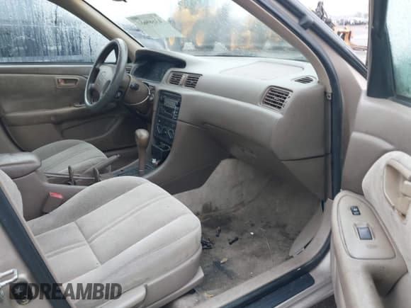 ✅ 2001 Toyota Camry LE • VIN: 4T1BG22K41U789015 • Lot: 43669637. Wystawiony na IAAI z przebiegiem Nie podano. Bezpłatny archiwum sprzedaży aukcyjnych z USA i szczegółowy raport historii pojazdu na DreamBid. Zdjęcie 5.