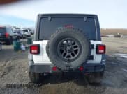 ✅ 2023 Jeep Wrangler Sport • VIN: 1C4HJXDG4PW567027 • Lot: 41633197. Wystawiony na IAAI z przebiegiem 14 782 mil. Bezpłatny archiwum sprzedaży aukcyjnych z USA i szczegółowy raport historii pojazdu na DreamBid. Zdjęcie 17.