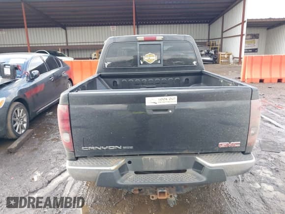 ✅ 2008 GMC Canyon SLT • VIN: 1GTDT13E788113110 • Lot: 41439378. Wystawiony na IAAI z przebiegiem 239 191 mil. Bezpłatny archiwum sprzedaży aukcyjnych z USA i szczegółowy raport historii pojazdu na DreamBid. Zdjęcie 16.