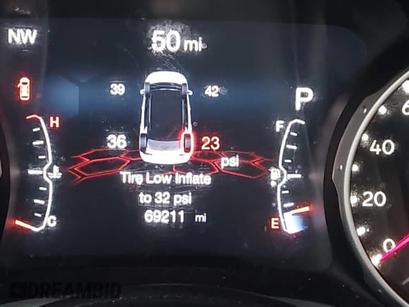 ✅ 2018 Jeep Compass Latitude • VIN: 3C4NJCBB0JT425421 • Lot: 41853700. Listed on IAAI with 69,211 mi. Free auction sales archive from the USA and detailed vehicle history report at DreamBid. Image 15.