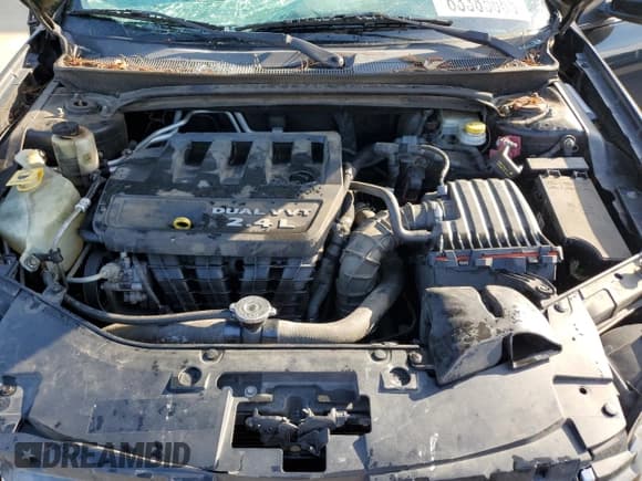 ✅ 2011 Chrysler 200 LX • VIN: 1C3BC4FB4BN521314 • Lot: 63385665. Listed on Copart with 252,521 mi. Free auction sales archive from the USA and detailed vehicle history report at DreamBid. Image 11.