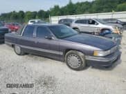 ✅ 1996 Cadillac DeVille • VIN: 1G6KD52YXTU239648 • Lot: 59805465. Wystawiony na Copart z przebiegiem 137 482 mil. Bezpłatny archiwum sprzedaży aukcyjnych z USA i szczegółowy raport historii pojazdu na DreamBid. Zdjęcie 4.