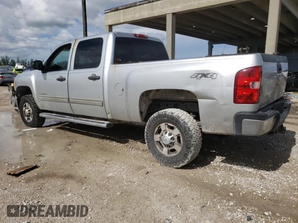 ✅ 2014 Chevrolet Silverado 2500HD LT • VIN: 1GC1KXCG8EF181594 • Лот: 64607545. Опубликован ранее на Copart с пробегом 277 608 миль. Бесплатный доступ к архиву аукционных продаж из США и подробный отчёт об истории автомобиля на DreamBid. Изображение 2.