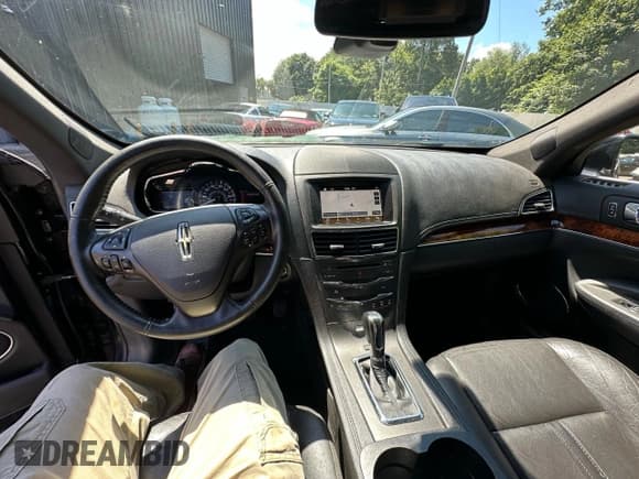 ✅ 2017 Lincoln MKT • VIN: 2LMHJ5NK3HBL01668 • Лот: 69916465. Опубликован ранее на Copart с пробегом 199 288 миль. Бесплатный доступ к архиву аукционных продаж из США и подробный отчёт об истории автомобиля на DreamBid. Изображение 9.