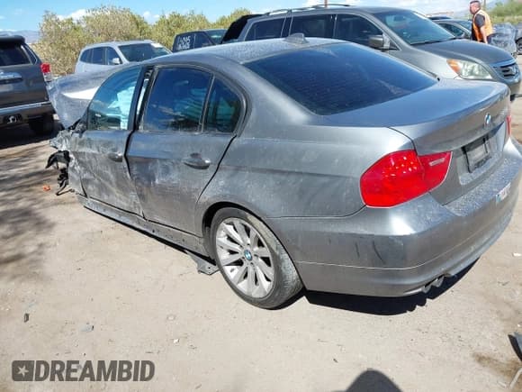 ✅ 2011 BMW 3 Series 328i • VIN: WBAPH5G55BNM84501 • Lot: 43188234. Wystawiony na IAAI z przebiegiem Nie podano. Bezpłatny archiwum sprzedaży aukcyjnych z USA i szczegółowy raport historii pojazdu na DreamBid. Zdjęcie 3.