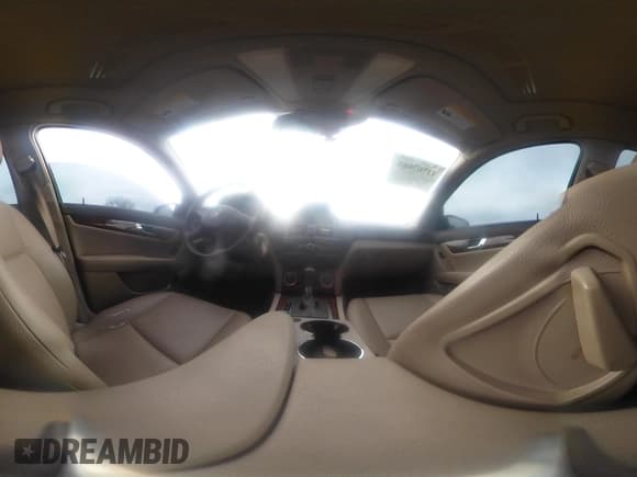 ✅ 2011 Mercedes-Benz C 300 Sport • VIN: WDDGF8BB2BR169869 • Лот: 43767089. Опубликован ранее на IAAI с пробегом 88 874 миль. Бесплатный доступ к архиву аукционных продаж из США и подробный отчёт об истории автомобиля на DreamBid. Изображение 18.