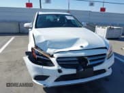 ✅ 2020 Mercedes-Benz C 300 • VIN: WDDWF8DB9LR537488 • Lot: 43618189. Wystawiony na IAAI z przebiegiem 38 469 mil. Bezpłatny archiwum sprzedaży aukcyjnych z USA i szczegółowy raport historii pojazdu na DreamBid. Zdjęcie 6.