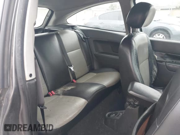 ✅ 2007 Ford Focus S • VIN: 1FAFP31N37W323389 • Лот: 43464671. Опубликован ранее на IAAI с пробегом 219 192 миль. Бесплатный доступ к архиву аукционных продаж из США и подробный отчёт об истории автомобиля на DreamBid. Изображение 8.