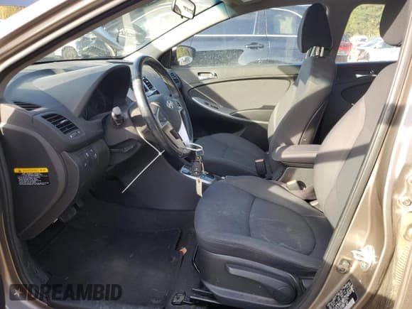 ✅ 2014 Hyundai Accent SE • VIN: KMHCU5AE3EU189179 • Лот: 76290614. Опубликован ранее на Copart с пробегом 105 053 миль. Бесплатный доступ к архиву аукционных продаж из США и подробный отчёт об истории автомобиля на DreamBid. Изображение 7.