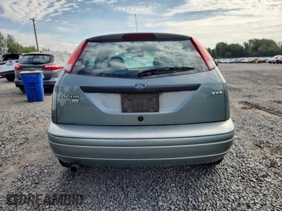 ✅ 2005 Ford Focus S • VIN: 3FAFP37N45R136315 • Лот: 71733015. Опубликован ранее на Copart с пробегом 239 508 миль. Бесплатный доступ к архиву аукционных продаж из США и подробный отчёт об истории автомобиля на DreamBid. Изображение 6.