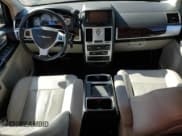 ✅ 2010 Chrysler Town & Country Touring Plus • VIN: 2A4RR8DX0AR368411 • Lot: 86823475. Wystawiony na Copart z przebiegiem 80 296 mil. Bezpłatny archiwum sprzedaży aukcyjnych z USA i szczegółowy raport historii pojazdu na DreamBid. Zdjęcie 8.