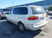 ✅ 1998 Toyota Sienna LE • VIN: 4T3ZF13C9WU018809 • Lot: 43253206. Wystawiony na IAAI z przebiegiem 448 736 mil. Bezpłatny archiwum sprzedaży aukcyjnych z USA i szczegółowy raport historii pojazdu na DreamBid. Zdjęcie 3.