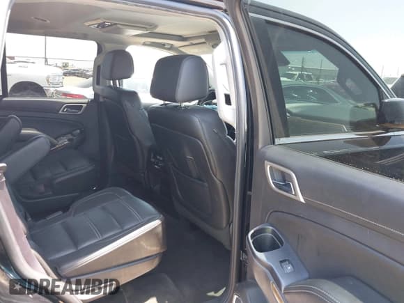 ✅ 2015 GMC Yukon Denali • VIN: 1GKS1CKJ0FR609806 • Lot: 42777794. Listed on IAAI with 168,138 mi. Free auction sales archive from the USA and detailed vehicle history report at DreamBid. Image 8.