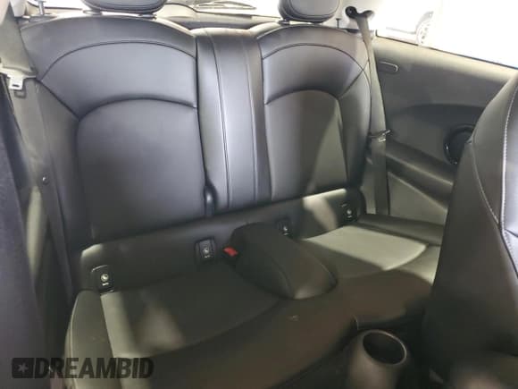 ✅ 2018 MINI Hardtop Cooper S • VIN: WMWXP7C55J2A47895 • Lot: 62483075. Wystawiony na Copart z przebiegiem Nie podano. Bezpłatny archiwum sprzedaży aukcyjnych z USA i szczegółowy raport historii pojazdu na DreamBid. Zdjęcie 10.