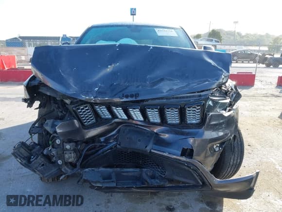 ✅ 2021 Jeep Grand Cherokee Laredo X • VIN: 1C4RJFAG1MC666582 • Lot: 43533756. Listed on IAAI with 121,859 mi. Free auction sales archive from the USA and detailed vehicle history report at DreamBid. Image 13.