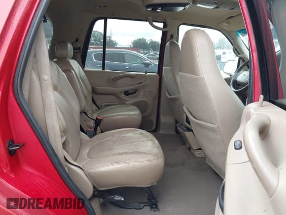 ✅ 2001 Ford Expedition Eddie Bauer • VIN: 1FMRU17LX1LA73664 • Lot: 43175580. Listed on IAAI with 153,050 mi. Free auction sales archive from the USA and detailed vehicle history report at DreamBid. Image 8.