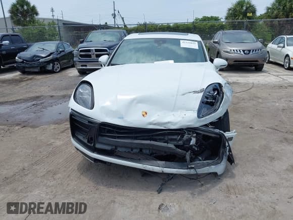 ✅ 2022 Porsche Macan • VIN: WP1AA2A54NLB07869 • Lot: 42329019. Listed on IAAI with 41,613 mi. Free auction sales archive from the USA and detailed vehicle history report at DreamBid. Image 12.