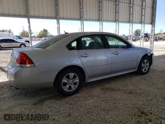 ✅ 2014 Chevrolet Impala LS • VIN: 2G1WA5E32E1132236 • Lot: 87092255. Listed on Copart with 220,247 mi. Free auction sales archive from the USA and detailed vehicle history report at DreamBid. Image 3.
