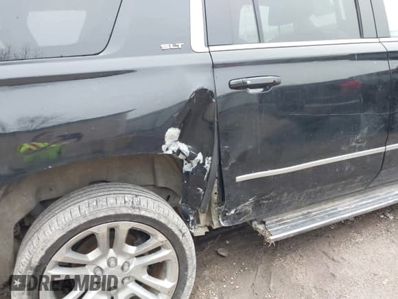 ✅ 2017 GMC Yukon XL SLT • VIN: 1GKS1GKC7HR340179 • Lot: 41887780. Listed on IAAI with 195,978 mi. Free auction sales archive from the USA and detailed vehicle history report at DreamBid. Image 6.