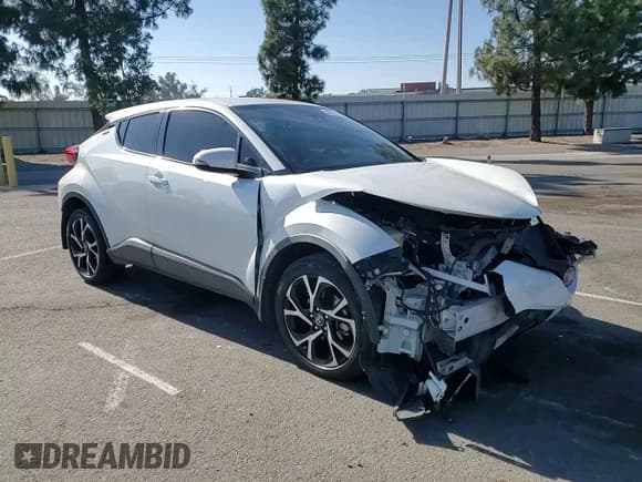 ✅ 2018 Toyota C-HR XLE • VIN: NMTKHMBXXJR026542 • Lot: 85370525. Wystawiony na Copart z przebiegiem 74 659 mil. Bezpłatny archiwum sprzedaży aukcyjnych z USA i szczegółowy raport historii pojazdu na DreamBid. Zdjęcie 14.