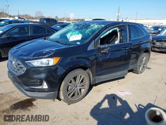 ✅ 2021 Ford Edge Titanium • VIN: 2FMPK3K97MBA35897 • Lot: 41629471. Wystawiony na IAAI z przebiegiem 55 647 mil. Bezpłatny archiwum sprzedaży aukcyjnych z USA i szczegółowy raport historii pojazdu na DreamBid. Zdjęcie 18.