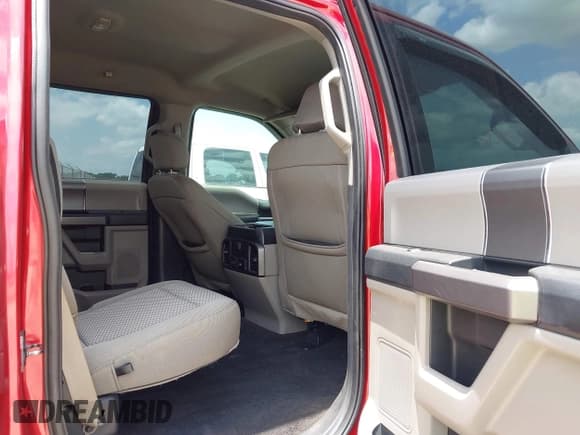 ✅ 2019 Ford F-150 XL • VIN: 1FTEW1CP5KKE90218 • Лот: 42519856. Опубликован ранее на IAAI с пробегом 147 442 миль. Бесплатный доступ к архиву аукционных продаж из США и подробный отчёт об истории автомобиля на DreamBid. Изображение 8.