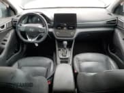 ✅ 2020 Hyundai Ioniq Limited • VIN: KMHC05LC2LU240451 • Lot: 47824335. Wystawiony na Copart z przebiegiem 89 633 mil. Bezpłatny archiwum sprzedaży aukcyjnych z USA i szczegółowy raport historii pojazdu na DreamBid. Zdjęcie 8.