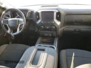 ✅ 2021 Chevrolet Silverado 1500 LT Trail Boss • VIN: 3GCPYFED7MG356856 • Lot: 75747284. Wystawiony na Copart z przebiegiem 43 426 mil. Bezpłatny archiwum sprzedaży aukcyjnych z USA i szczegółowy raport historii pojazdu na DreamBid. Zdjęcie 8.