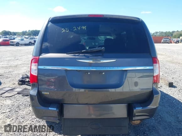 ✅ 2016 Chrysler Town & Country Touring • VIN: 2C4RC1BG8GR279888 • Лот: 43458441. Опубликован ранее на IAAI с пробегом 120 751 миль. Бесплатный доступ к архиву аукционных продаж из США и подробный отчёт об истории автомобиля на DreamBid. Изображение 16.