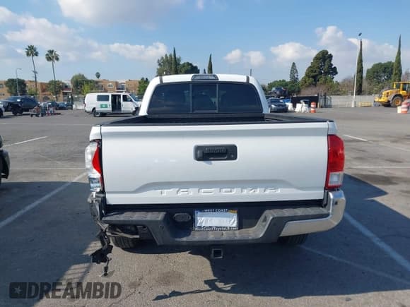 ✅ 2017 Toyota Tacoma SR5 • VIN: 3TMBZ5DN0HM006908 • Lot: 41447018. Listed on IAAI with 43,921 mi. Free auction sales archive from the USA and detailed vehicle history report at DreamBid. Image 16.