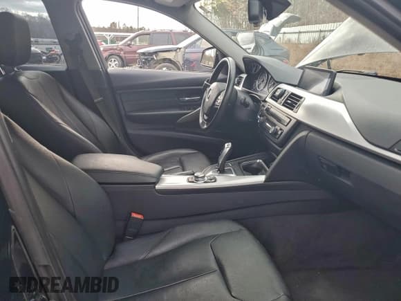 ✅ 2012 BMW 3 Series 328i • VIN: WBA3A5C50CF344019 • Lot: 94687165. Wystawiony na Copart z przebiegiem 146 163 mil. Bezpłatny archiwum sprzedaży aukcyjnych z USA i szczegółowy raport historii pojazdu na DreamBid. Zdjęcie 7.