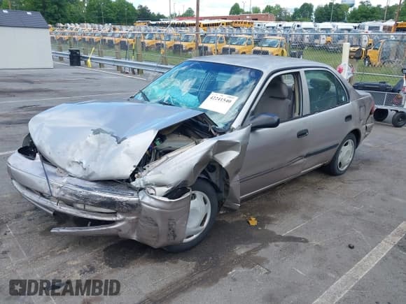 ✅ 2002 Chevrolet Prizm • VIN: 1Y1SK52802Z408768 • Lot: 42241540. Wystawiony na IAAI z przebiegiem 276 083 mil. Bezpłatny archiwum sprzedaży aukcyjnych z USA i szczegółowy raport historii pojazdu na DreamBid. Zdjęcie 2.