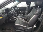 ✅ 2015 Hyundai Veloster Turbo • VIN: KMHTC6AE9FU229159 • Lot: 42687675. Wystawiony na Copart z przebiegiem 98 980 mil. Bezpłatny archiwum sprzedaży aukcyjnych z USA i szczegółowy raport historii pojazdu na DreamBid. Zdjęcie 7.