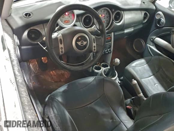 ✅ 2003 MINI Hardtop S • VIN: WMWRE33413TD68022 • Lot: 95478415. Listed on Copart with 68,807 mi. Free auction sales archive from the USA and detailed vehicle history report at DreamBid. Image 8.