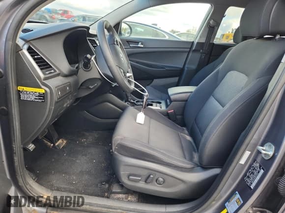 ✅ 2017 Hyundai Tucson SE • VIN: KM8J3CA48HU414979 • Лот: 82706155. Опубликован ранее на Copart с пробегом 83 672 миль. Бесплатный доступ к архиву аукционных продаж из США и подробный отчёт об истории автомобиля на DreamBid. Изображение 7.