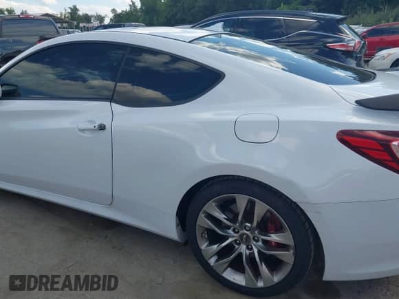 2015 Hyundai Genesis Coupe Ultimate with VIN KMHHU6KJXFU123222, listed as a IAAI auction lot 43086520 with 143,056 mi miles and . Bid and sale history available at DreamBid. Image 6.