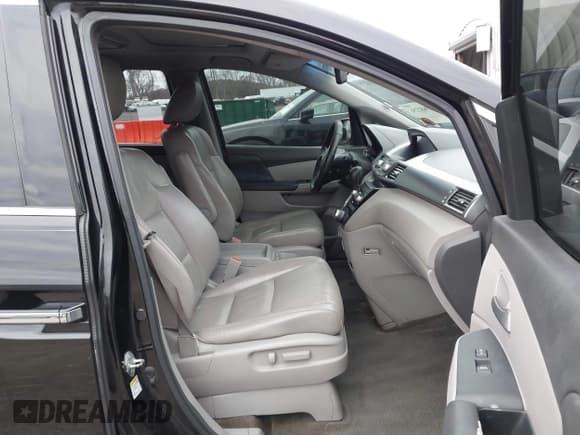 ✅ 2011 Honda Odyssey Touring • VIN: 5FNRL5H90BB014208 • Lot: 43682256. Listed on IAAI with 169,536 mi. Free auction sales archive from the USA and detailed vehicle history report at DreamBid. Image 5.