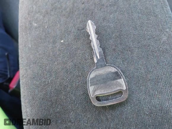 ✅ 2001 Chevrolet S-10 LS • VIN: 1GCCS19W318110029 • Лот: 41507935. Опубликован ранее на IAAI с пробегом 174 486 миль. Бесплатный доступ к архиву аукционных продаж из США и подробный отчёт об истории автомобиля на DreamBid. Изображение 11.