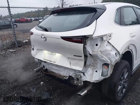 ✅ 2020 Mazda CX-30 • VIN: 3MVDMBBL6LM134004 • Lot: 43287550. Wystawiony na IAAI z przebiegiem 54 669 mil. Bezpłatny archiwum sprzedaży aukcyjnych z USA i szczegółowy raport historii pojazdu na DreamBid. Zdjęcie 6.