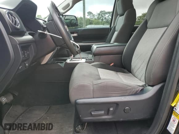 ✅ 2016 Toyota Tundra SR5 • VIN: 5TFEM5F11GX108264 • Лот: 68994475. Опубликован ранее на Copart с пробегом 81 670 миль. Бесплатный доступ к архиву аукционных продаж из США и подробный отчёт об истории автомобиля на DreamBid. Изображение 7.