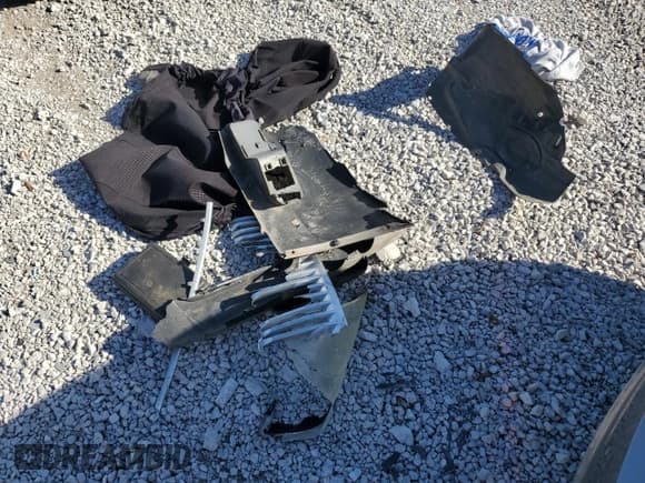 ✅ 2006 Mercury Milan • VIN: 3MEHM07126R602928 • Lot: 92402875. Listed on Copart with 205,793 mi. Free auction sales archive from the USA and detailed vehicle history report at DreamBid. Image 12.