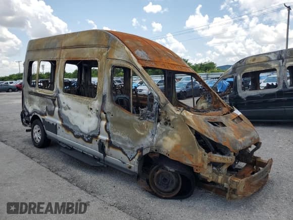 ✅ 2020 Ford Transit Passenger XL • VIN: 1FBAX2X82LKA95861 • Лот: 66141054. Опубликован ранее на Copart с пробегом Не указан. Бесплатный доступ к архиву аукционных продаж из США и подробный отчёт об истории автомобиля на DreamBid. Изображение 4.