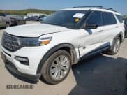 ✅ 2022 Ford Explorer King Ranch • VIN: 1FM5K8LC7NGA12869 • Lot: 40544742. Wystawiony na IAAI z przebiegiem 37 301 mil. Bezpłatny archiwum sprzedaży aukcyjnych z USA i szczegółowy raport historii pojazdu na DreamBid. Zdjęcie 19.