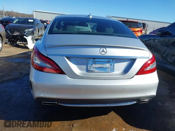 ✅ 2015 Mercedes-Benz CLS 400 • VIN: WDDLJ6FB6FA139774 • Лот: 41464206. Опубликован ранее на IAAI с пробегом 56 070 миль. Бесплатный доступ к архиву аукционных продаж из США и подробный отчёт об истории автомобиля на DreamBid. Изображение 16.