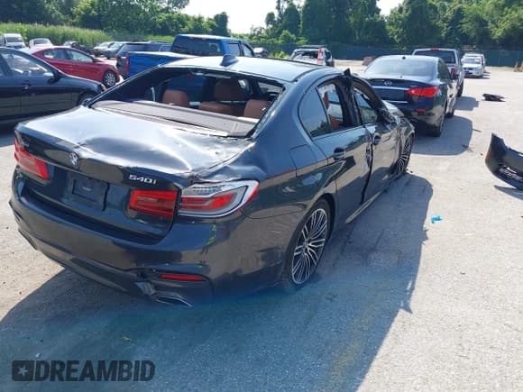 ✅ 2020 BMW 5 Series 540i xDrive • VIN: WBAJS3C04LCD69099 • Lot: 42572196. Wystawiony na IAAI z przebiegiem 43 347 mil. Bezpłatny archiwum sprzedaży aukcyjnych z USA i szczegółowy raport historii pojazdu na DreamBid. Zdjęcie 4.