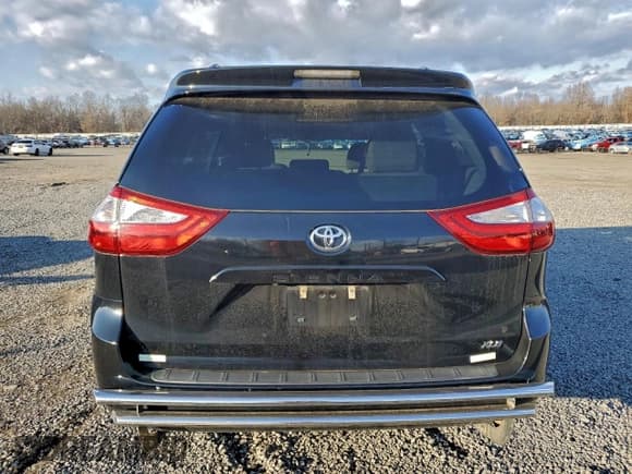 ✅ 2016 Toyota Sienna XLE • VIN: 5TDYK3DC2GS715209 • Lot: 95060385. Listed on Copart with 95,035 mi. Free auction sales archive from the USA and detailed vehicle history report at DreamBid. Image 6.