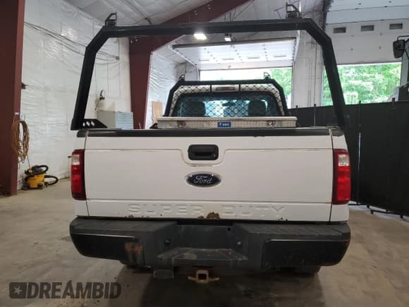 ✅ 2015 Ford F-250 XLT • VIN: 1FTBF2B63FEC85857 • Lot: 59129435. Wystawiony na Copart z przebiegiem 175 868 mil. Bezpłatny archiwum sprzedaży aukcyjnych z USA i szczegółowy raport historii pojazdu na DreamBid. Zdjęcie 6.
