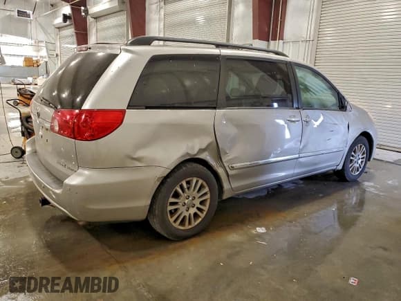 ✅ 2010 Toyota Sienna XLE • VIN: 5TDYK4CC3AS314461 • Lot: 93395775. Listed on Copart with 217,250 mi. Free auction sales archive from the USA and detailed vehicle history report at DreamBid. Image 3.
