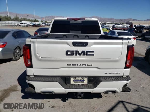 ✅ 2024 GMC Sierra 1500 Denali Ultimate • VIN: 1GTUUHEL4RZ333348 • Лот: 82270085. Опубликован ранее на Copart с пробегом 15 041 миль. Бесплатный доступ к архиву аукционных продаж из США и подробный отчёт об истории автомобиля на DreamBid. Изображение 6.